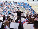 Тысячи новороссийцев услышали Чайковского и Шостаковича на стадионе «Центральный» в День России
