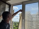 В краснодарской многоэтажке, пострадавшей от атаки БПЛА, замеряют окна: жильцы ждут замены