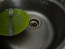 Можно ли мыть посуду при гостях: психология этикета, о котором спорят миллионы