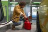 Штраф и лишение прав: чем грозит перевозка бензина в неправильной канистре