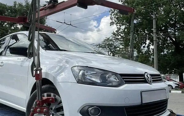 4568 машин эвакуировали в Новороссийске с начала года: где нельзя парковаться и куда звонить, если машину забрали