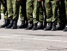 Могут ли на работе вручить повестку в военкомат: законно ли это и что делать сотруднику