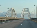 На подъездах к Крымскому мосту скопилась тысяча машин: время ожидания — до трех часов