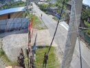 В Сочи ищут мужчин, сорвавших флаг Победы с частного дома