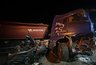 Грузовик протаранил очередь на заправку в Адыгее: погибший и пострадавшая — подробности
