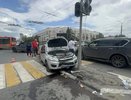 «Лада» влетела в толпу в Омске: семь пешеходов и водитель в больнице