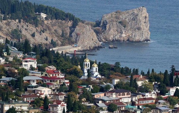 Три сирены за ночь, ракеты над головой, мост в тисках: хроника крымского кошмара 8 августа