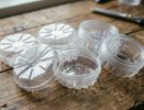 Донышки от пластиковых бутылок: 7 полезных вещей, которые они заменяют
