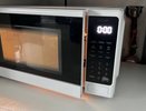 1 ложка лимонной кислоты — и микроволновка сияет как новая. Способ за 7 минут