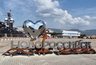 В Новороссийске на набережной установили стальное сердце — новый арт-объект ко Дню города