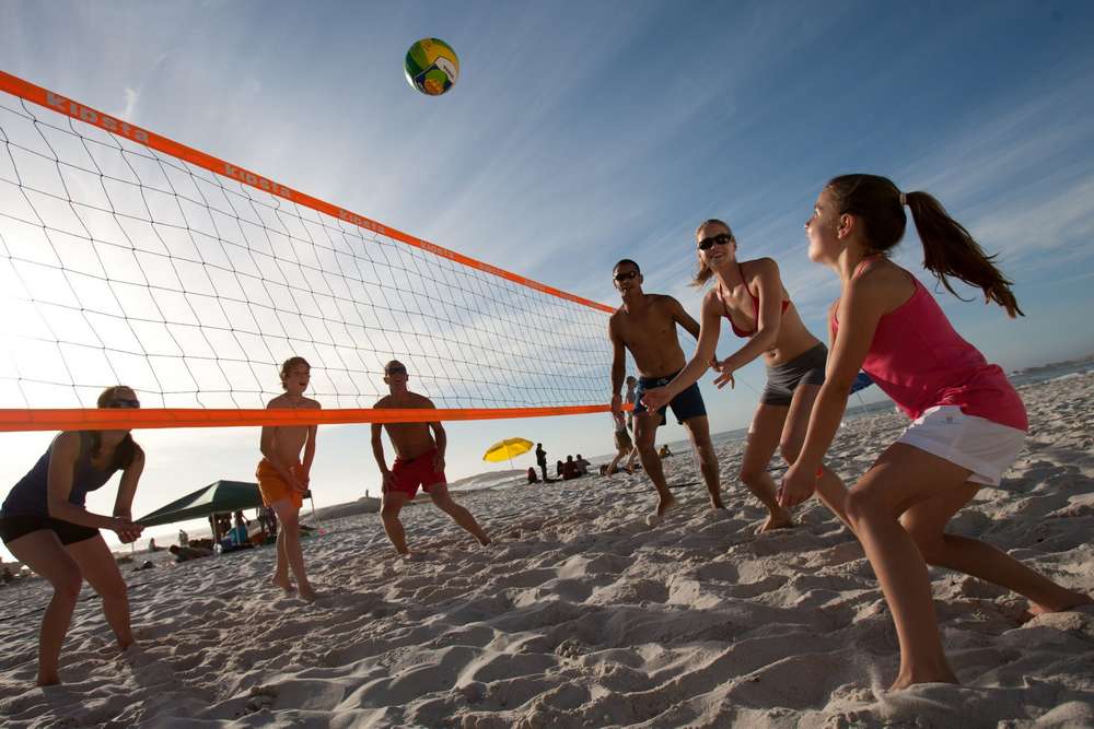 На пляжах Новороссийска хотят построить волейбольные площадки
