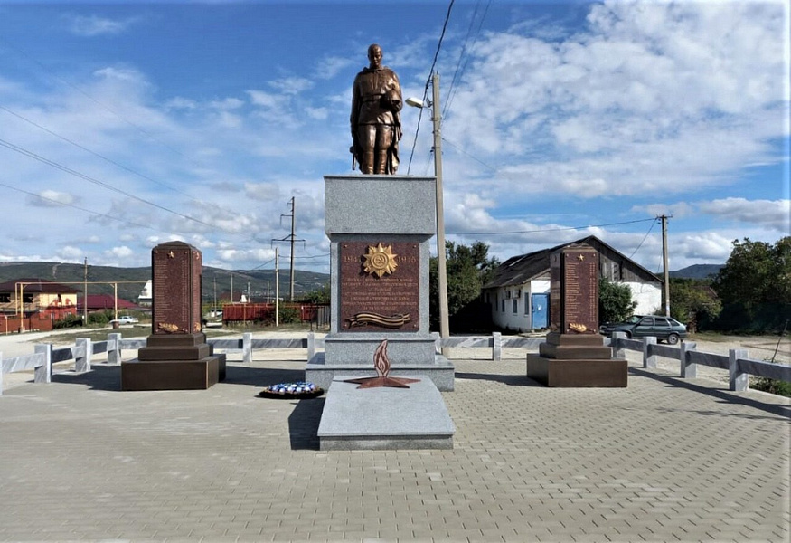 В Новороссийске обновили 2 воинских захоронения и могилу Куникова