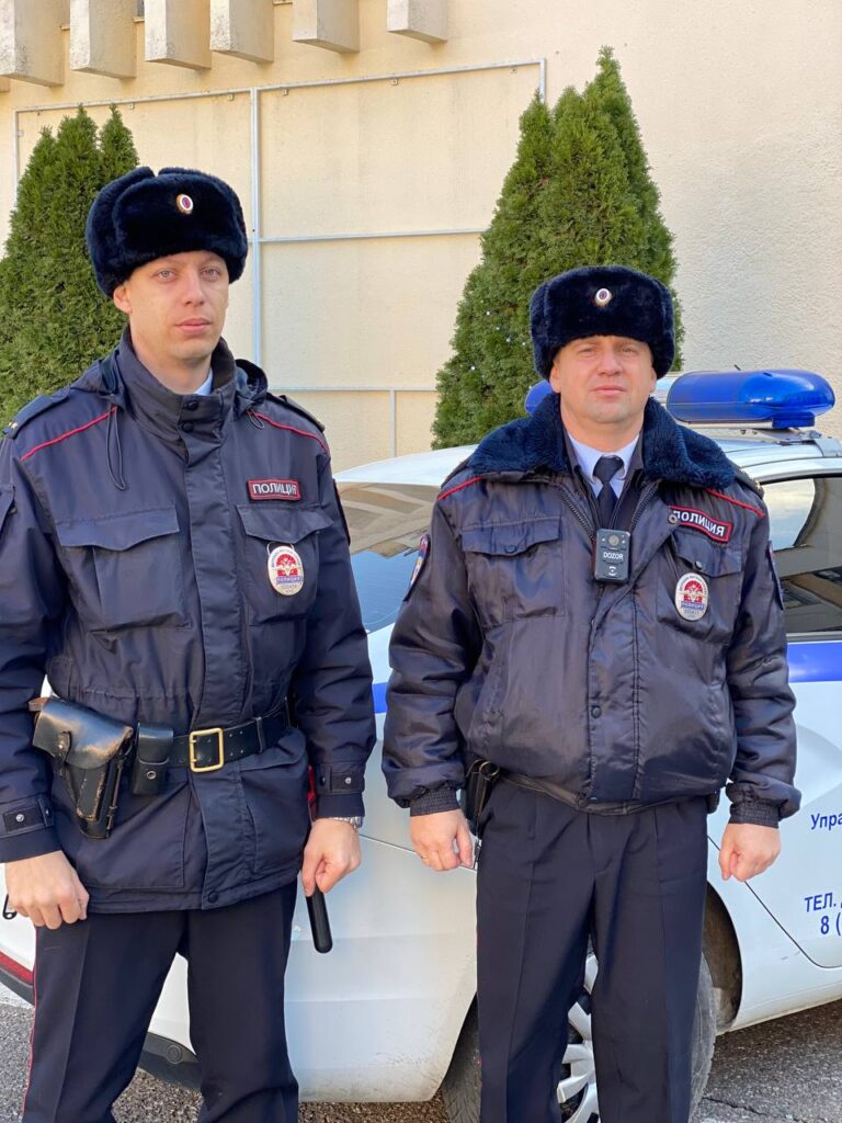 Наряд ППС Новороссийска помог потушить пожар в многоэтажке