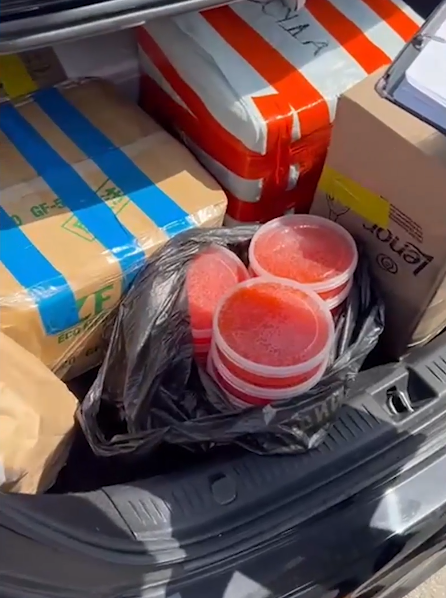 Приезжий незаконно продавал красную икру  его задержали сотрудники полиции Новороссийска