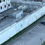 В Новороссийске закрыли въезд на парковку рядом с СИЗО