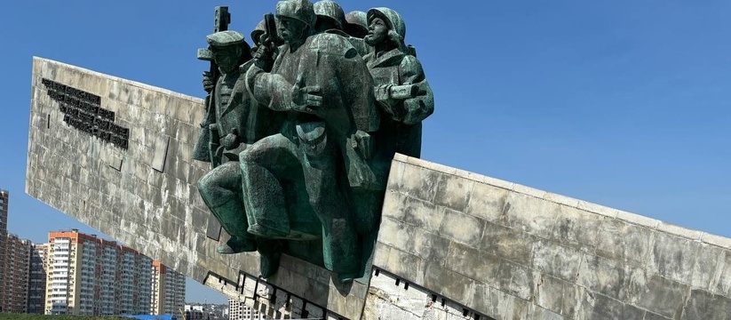 В Новороссийске отсутствие плит на мемориале «Малая Земля» закроют баннерами