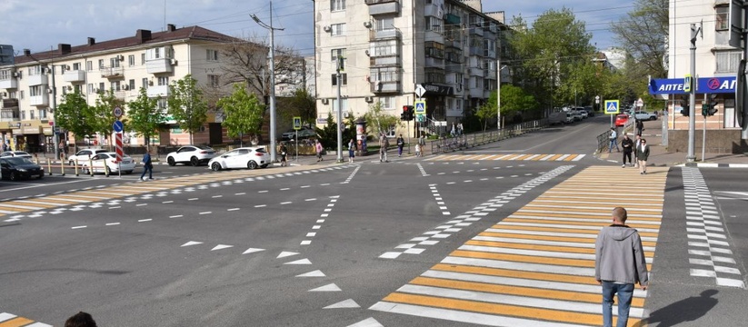 Новороссийцы обсуждают, насколько безопасен первый диагональный пешеходный переход в городе